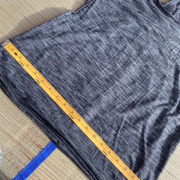 Lululemon Essential Tank - Picture 4 of 5